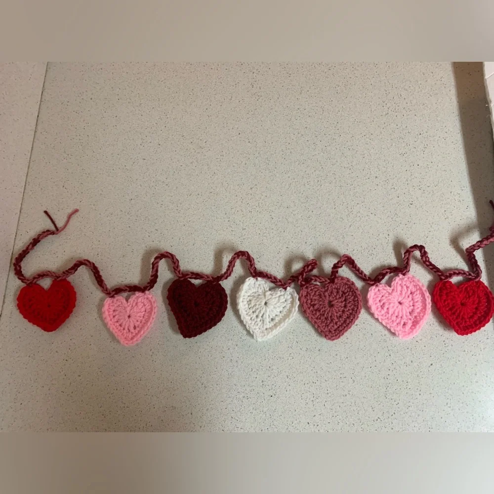 Valentines Hearts Seven Garland New Pink, Red, Mauve, White & Burgundy Handmade